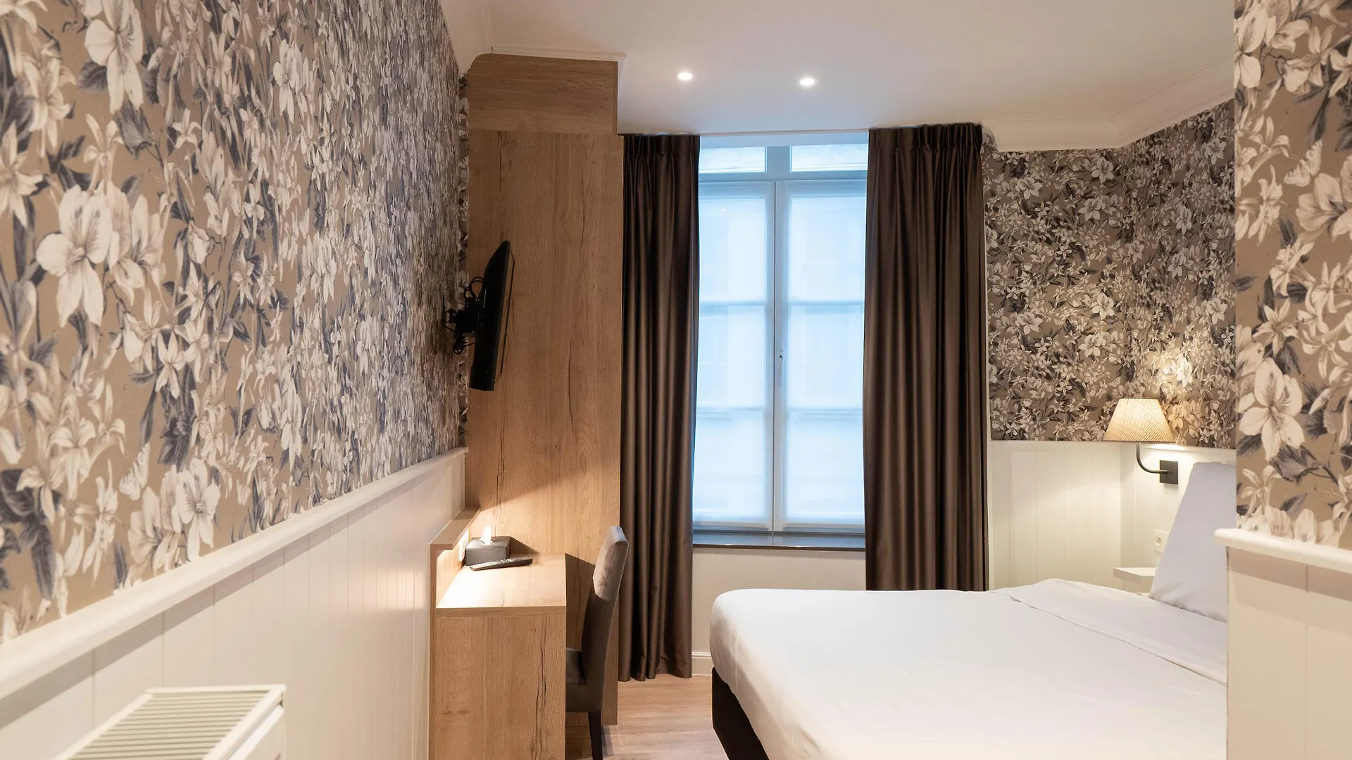 ***  Hotel Du Theatre Bruges Belgium